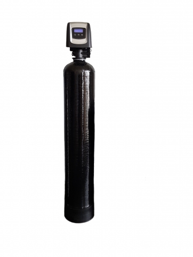 Whole-house catalytic carbon filtration tank with Fleck 5800SXT valve